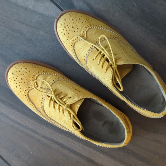 Wingtip brogues in Mustard - Picture 2 of 10